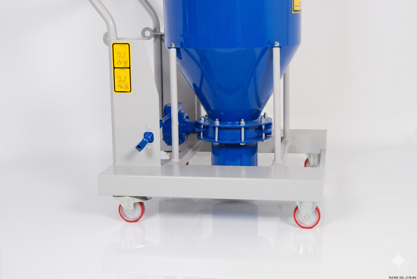 Big Mike Wet & Dry/Suck & Dump Cone Base Industrial Vacuum Cleaner